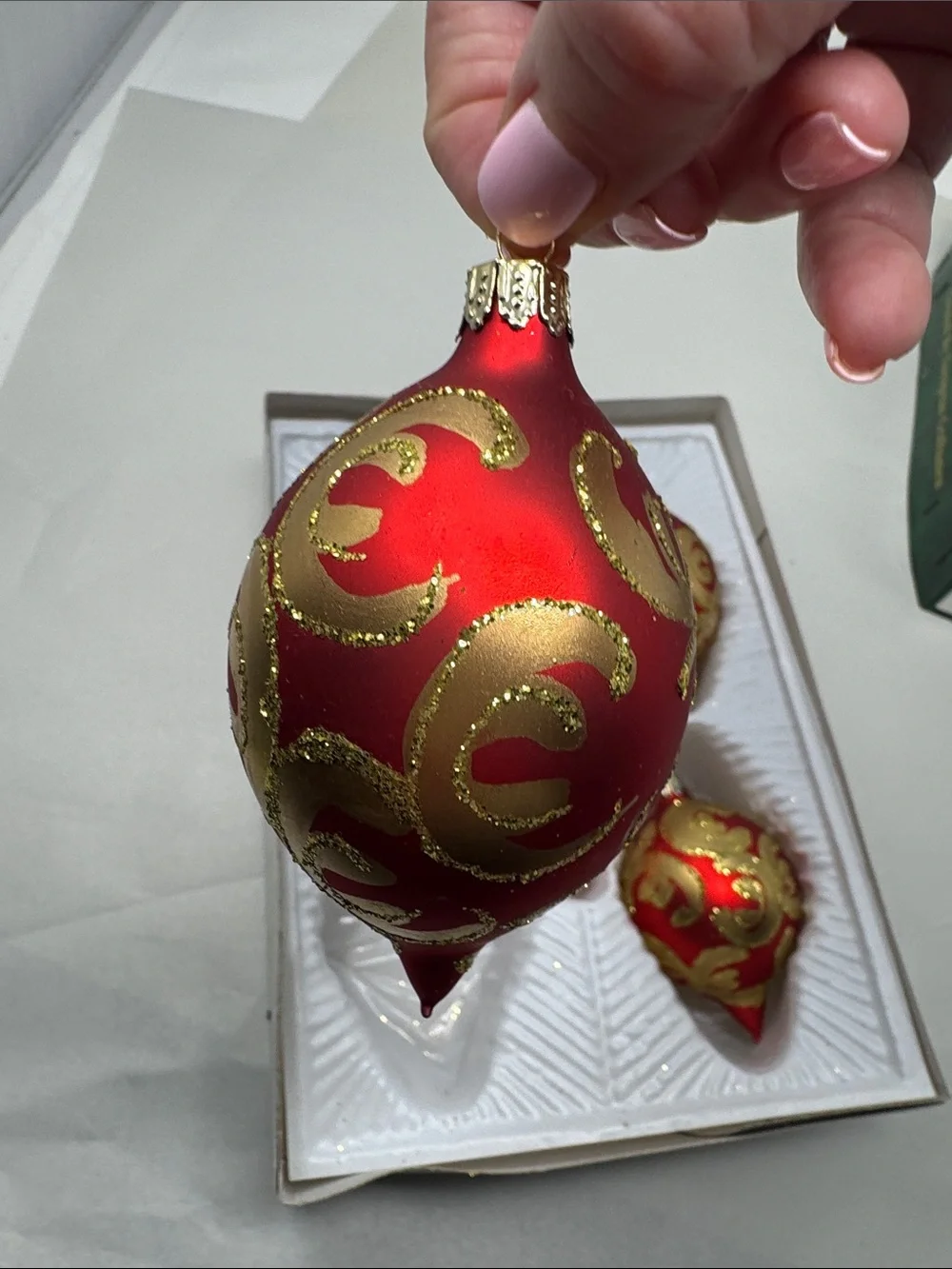 COMMODORE CHRISTMAS CLASSICS TEARDROP ORNAMENTES HAND DECORATED GLASS